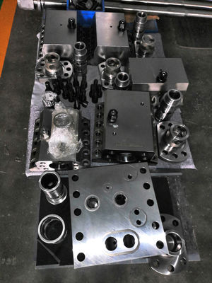 Zestaw hydraulicznego zaworu młotkowego koparki / hydrauliczne części zamienne rozbiórki ISO zatwierdzone